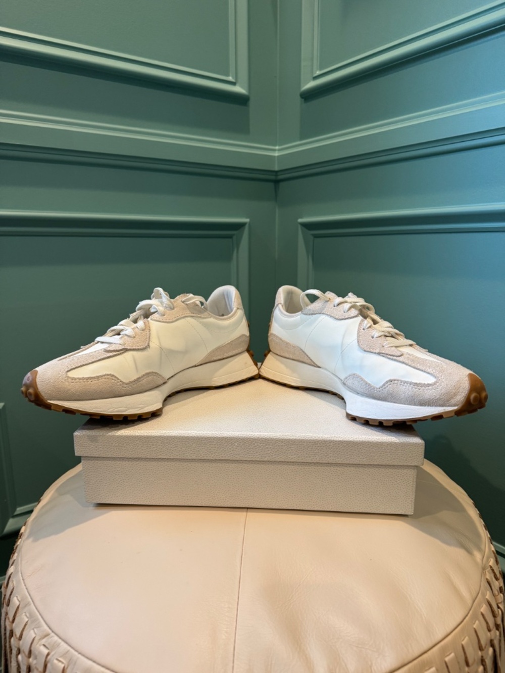 New Balance 327 - size 11 women’s - Good Used condition - Picture 4 of 7